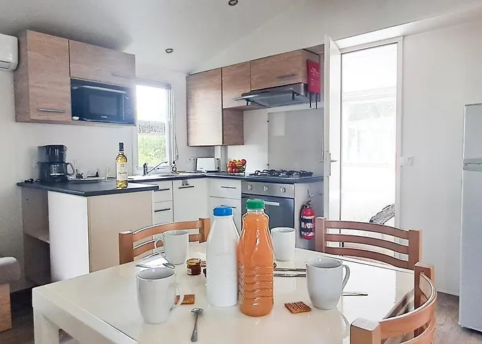 مكان تخييم Naphtase Mh01s Le Refuge Des Pins *